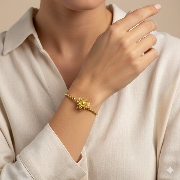 Biene Cuff - Picture 5 of 6